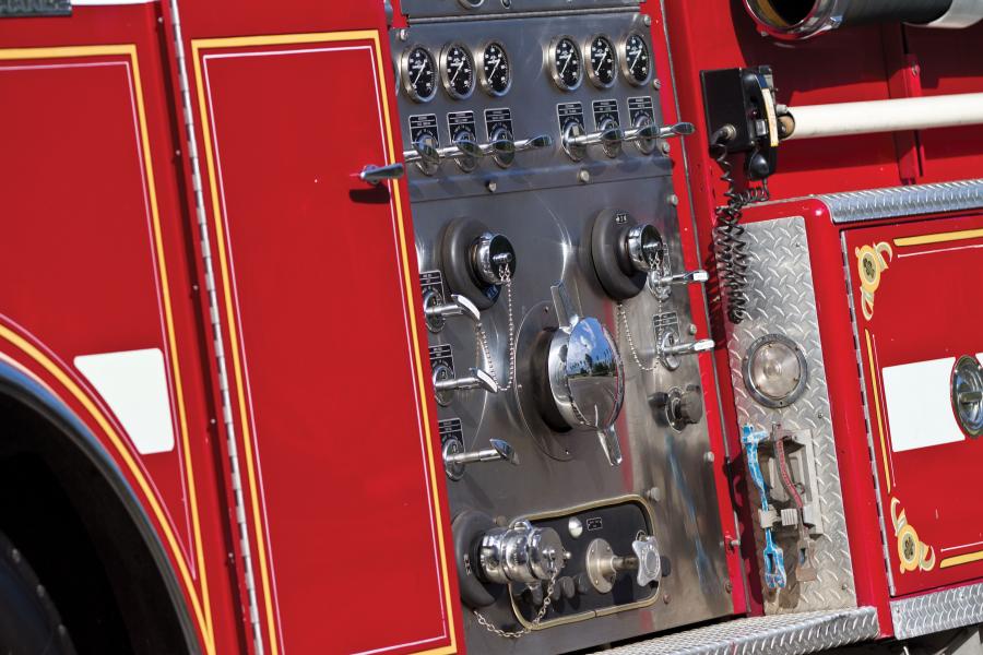 Детали экстерьера American LaFrance Century Fire Engine 1985 года  (фото 6 из 24)